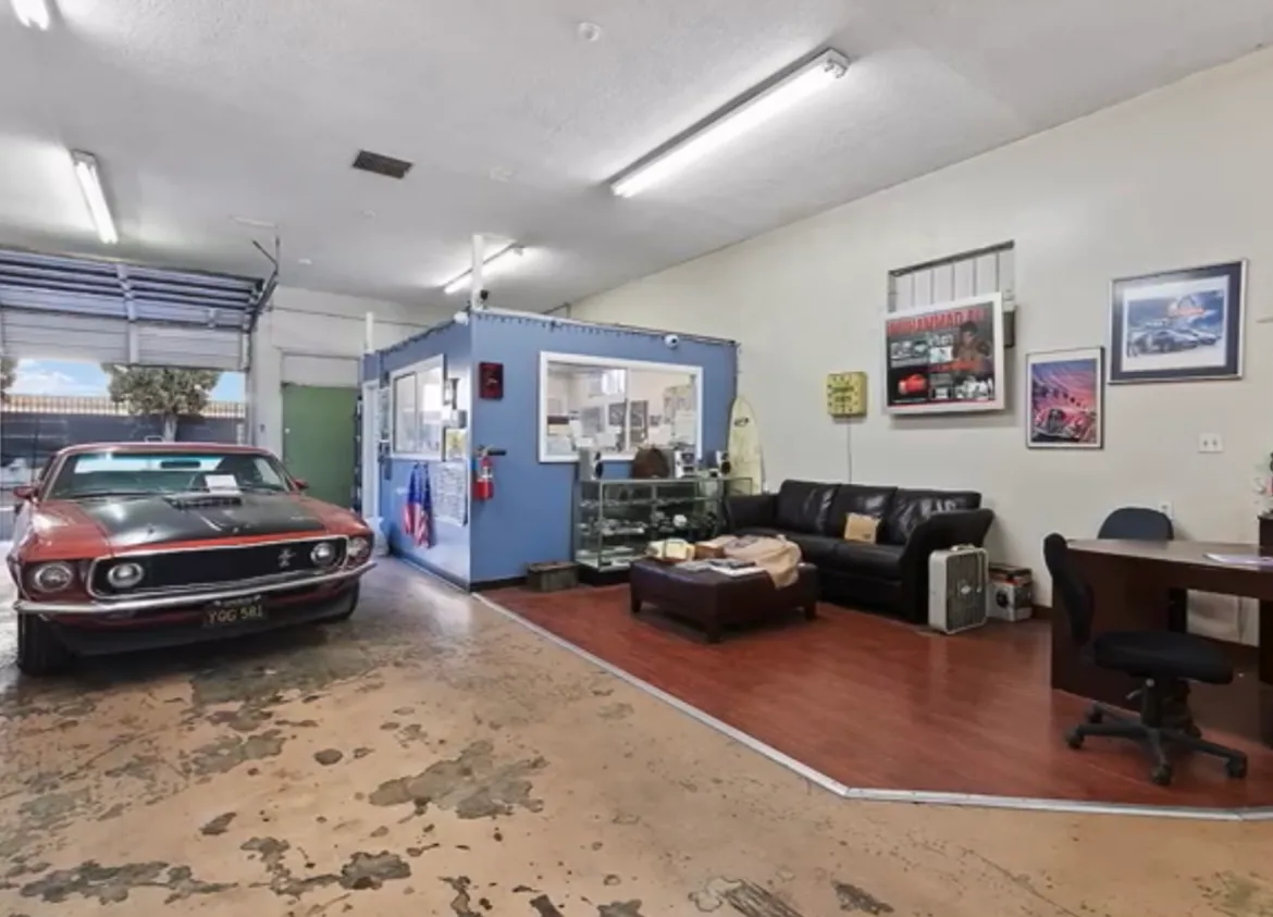 Versatile 4,000 SF Warehouse Space Ideal for Storage and Events, 372 sqm, pop up store in La Habra, third interior view