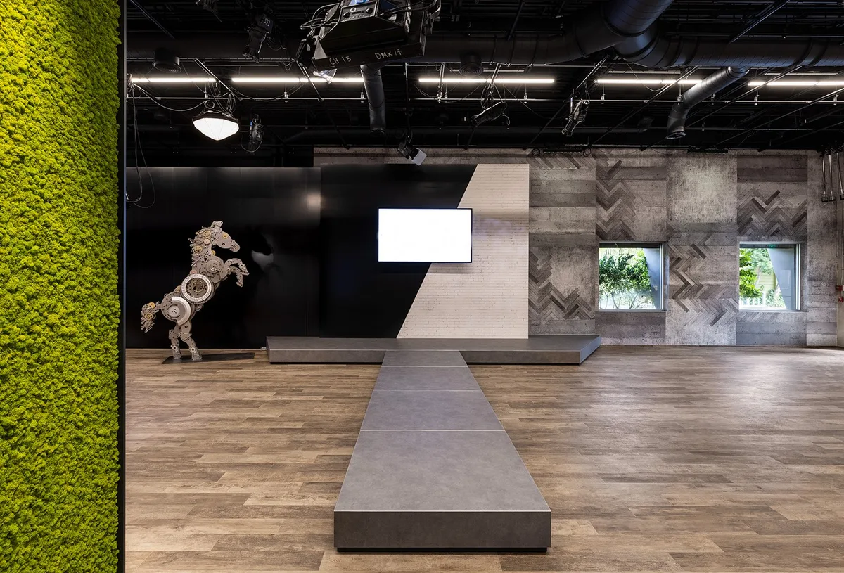 Versatile 4,000 Sq Ft Studio Space for Events and Productions, 372 sqm, pop up store in Hollywood, third interior view