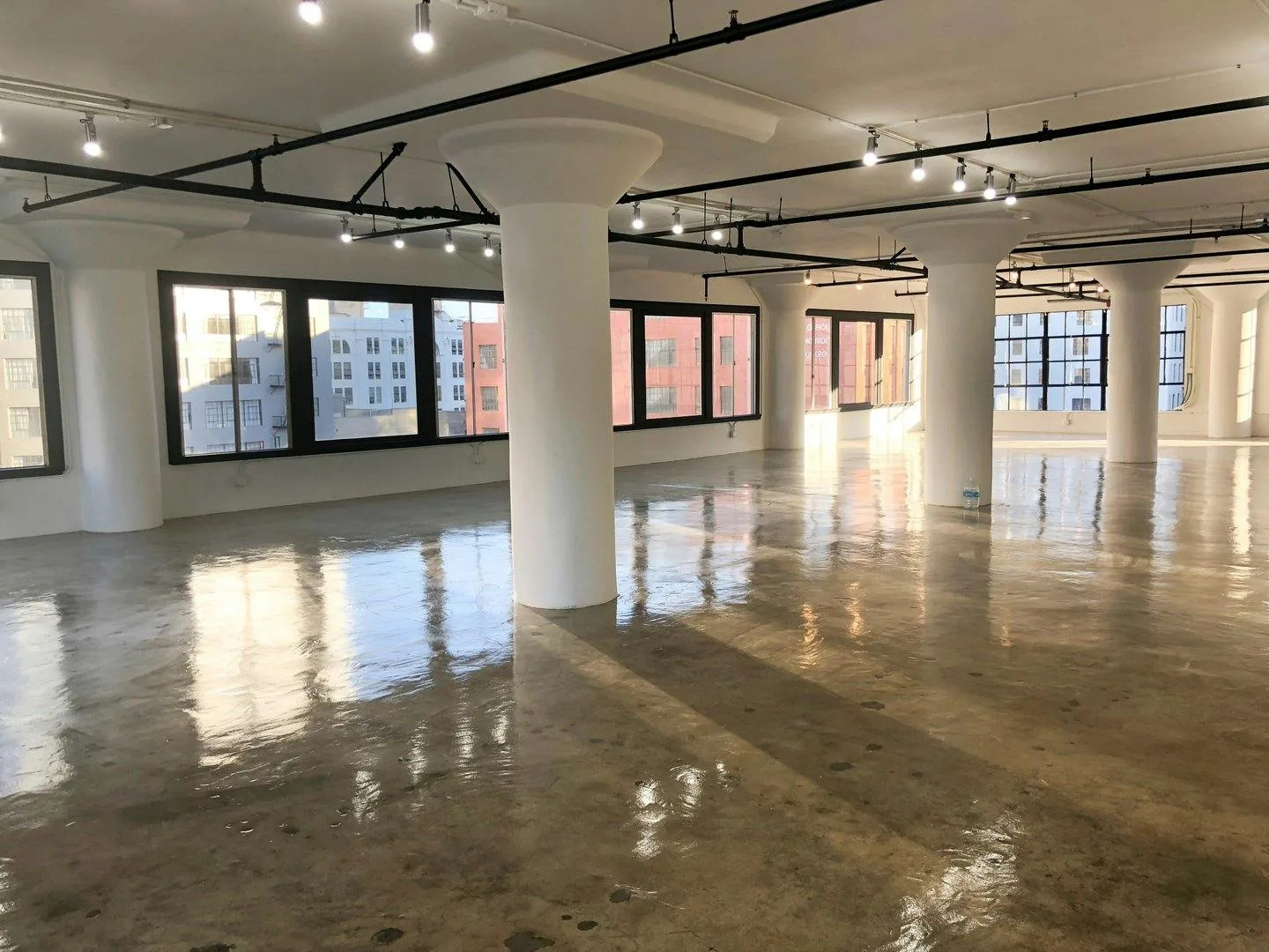 Versatile 4,000 Square Foot Studio in Downtown Los Angeles — 3