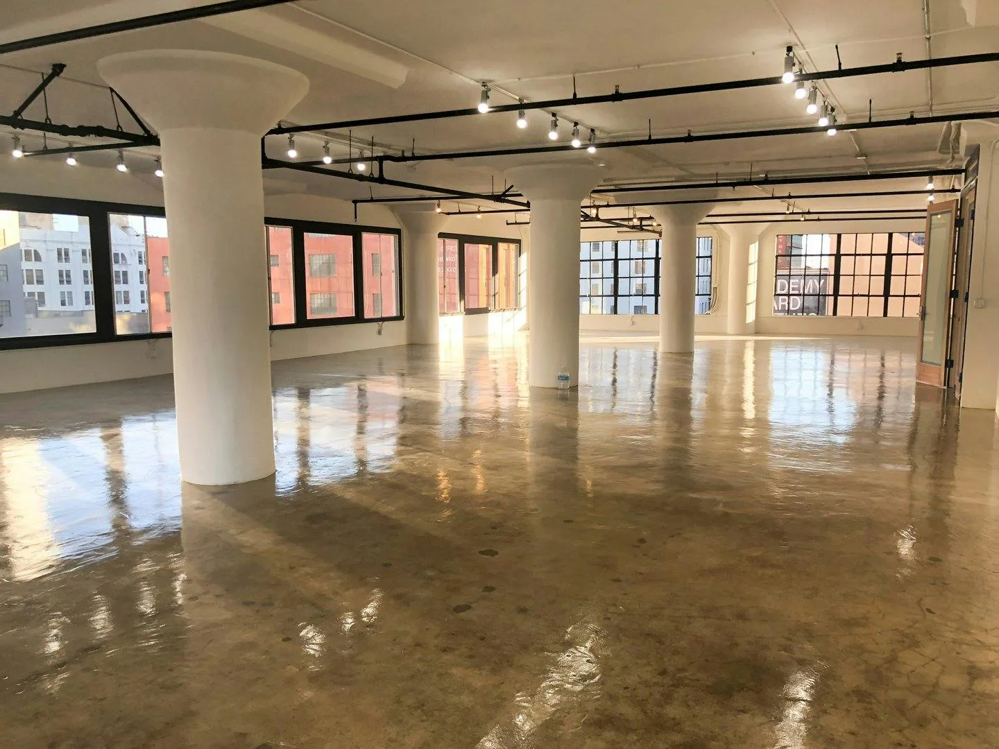 Versatile 4,000 Square Foot Studio in Downtown Los Angeles — 4