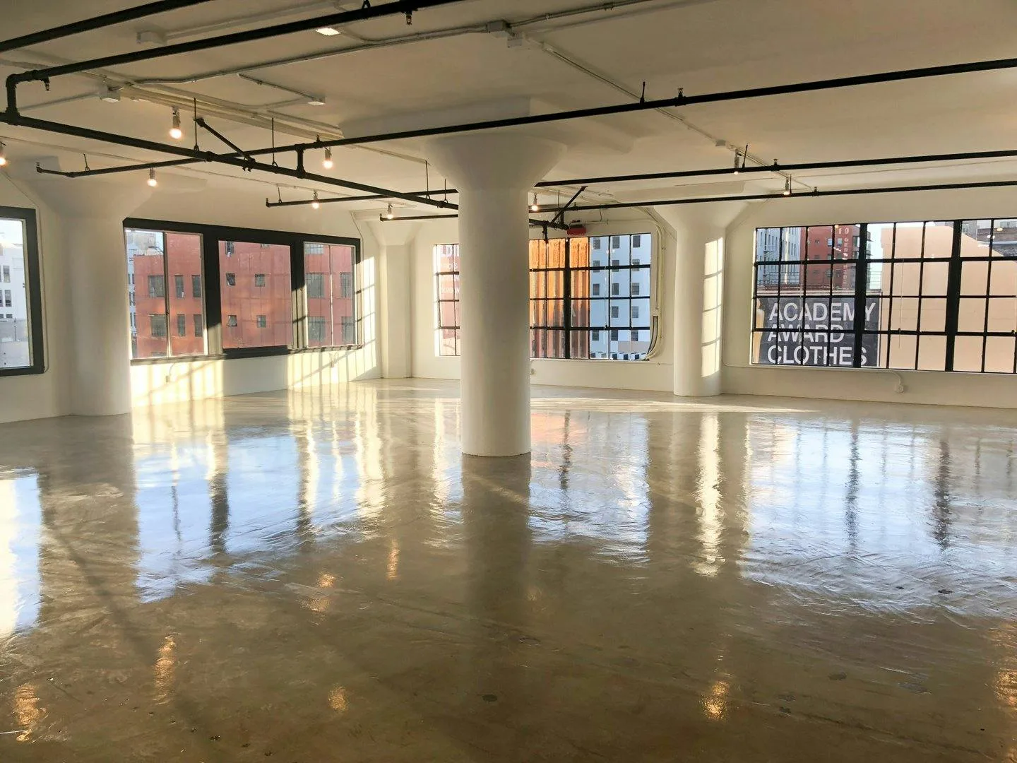 Versatile 4,000 Square Foot Studio in Downtown Los Angeles — 5