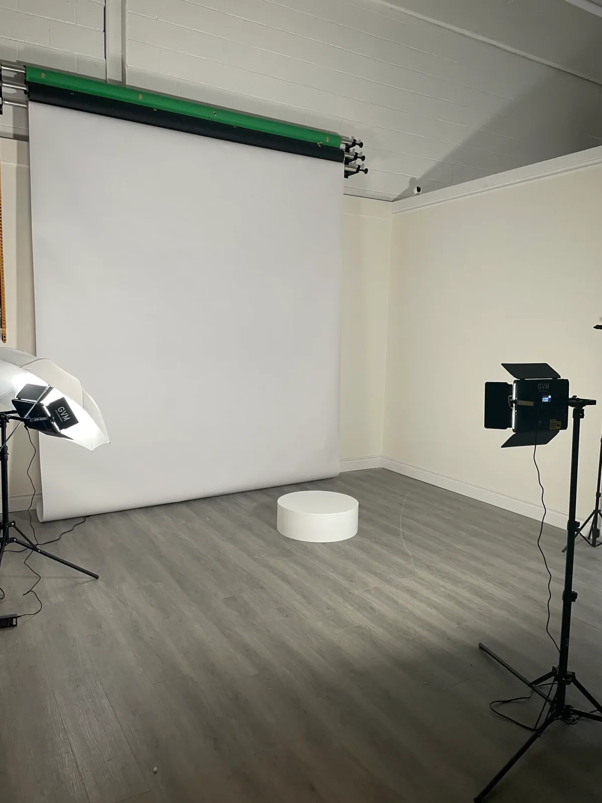 Versatile 4-Set Private Studio for Creative Shoots, 84 sqm, photo shoot, pop-up rental in Toronto, third interior view
