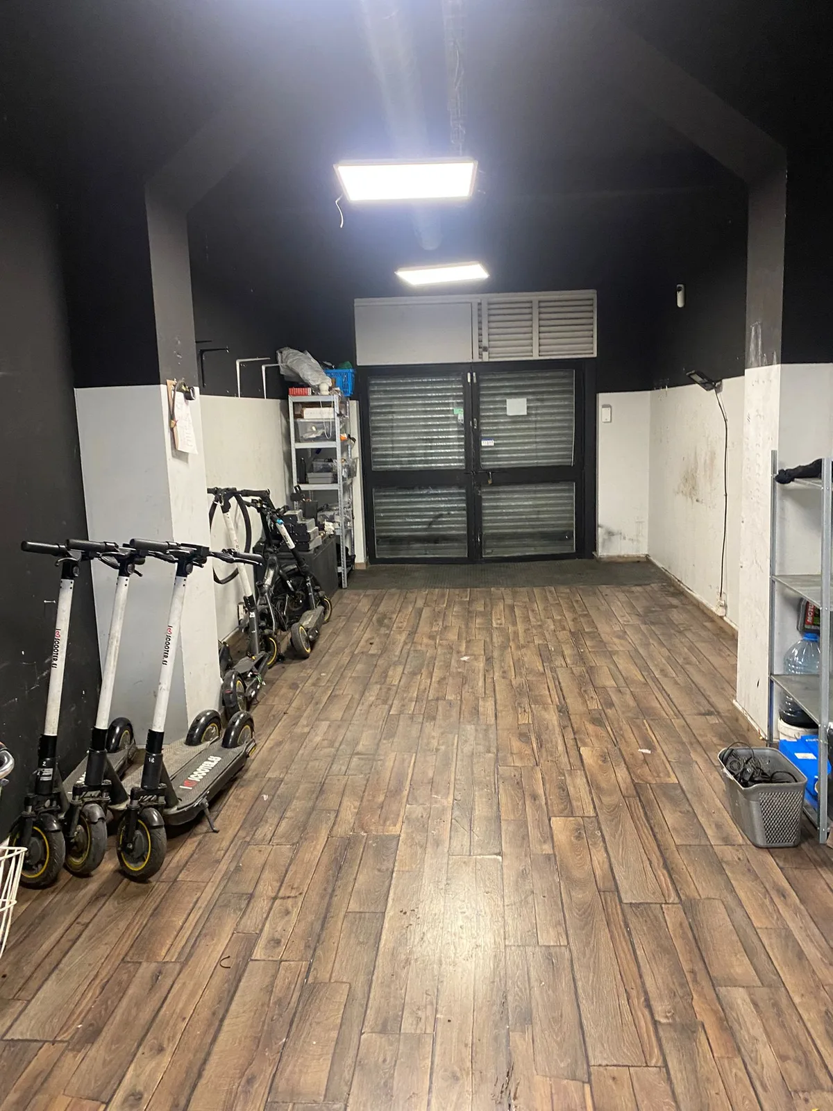 Versatile 40m² Workspace for Studio or Small Business, workshop, pop-up rental in Barcelona, interior view