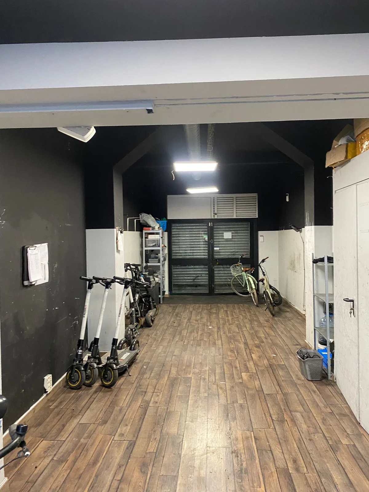 Versatile 40m² Workspace for Studio or Small Business, workshop, pop-up rental in Barcelona, additional interior view