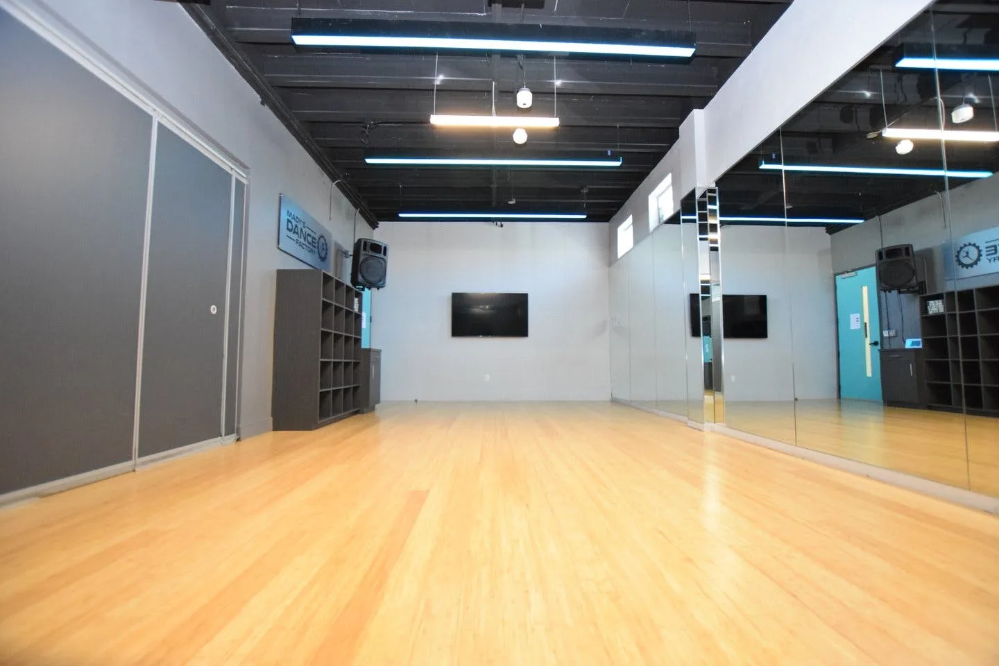 Versatile 43 sqm Event and Showroom Space in Miami Shores — 4
