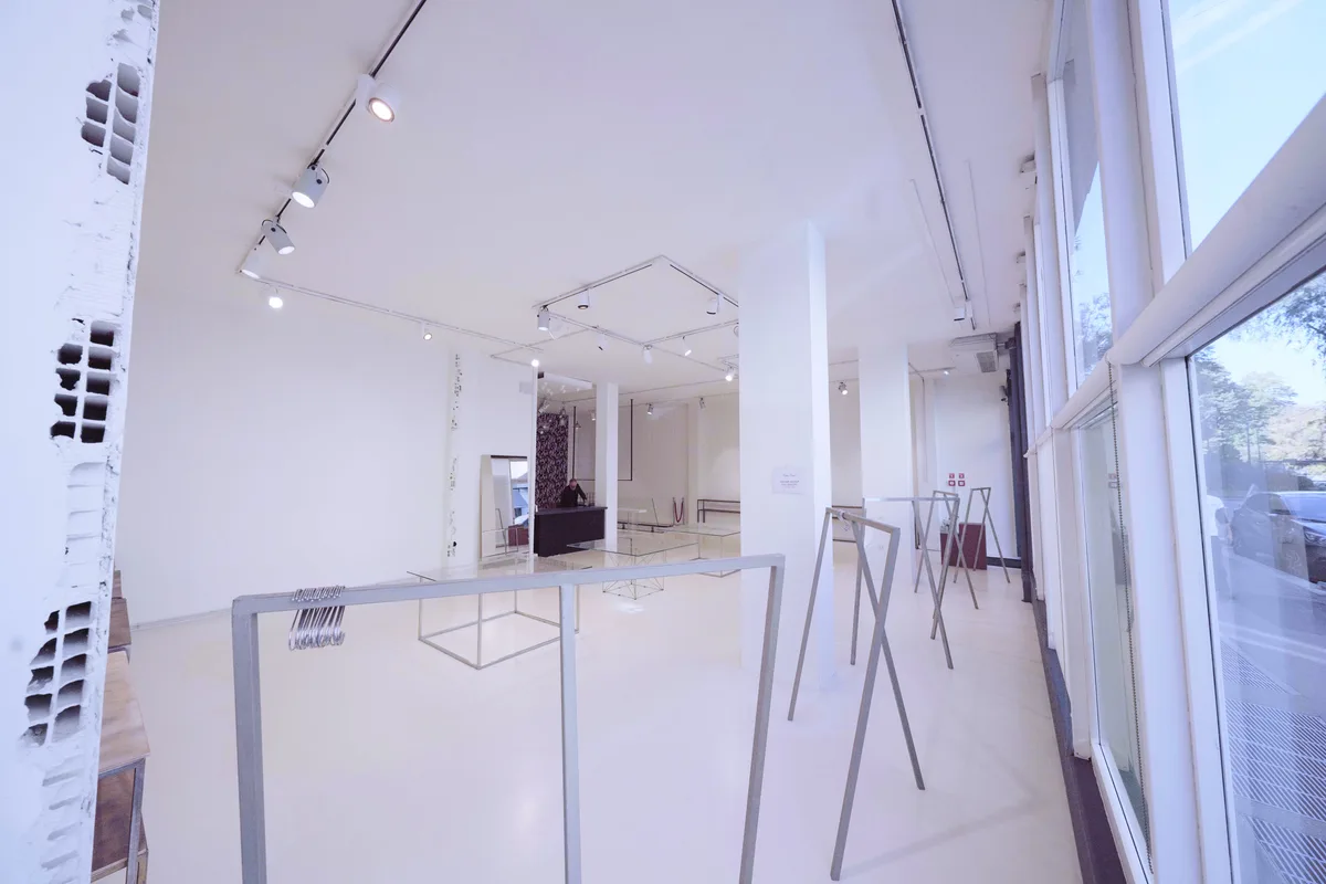 Versatile 450 m² Commercial Space with Showroom Potential, pop up store in Milano, interior view