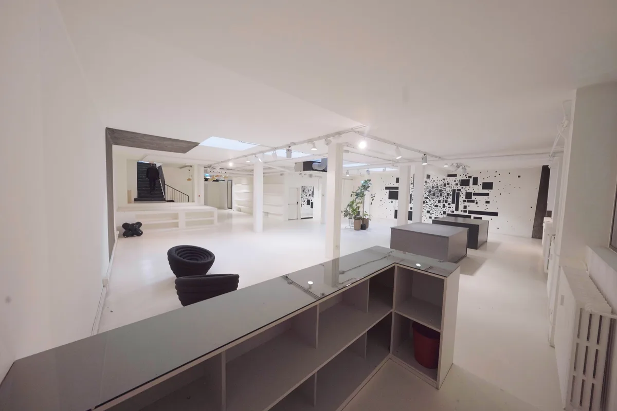 Versatile 450 m² Commercial Space with Showroom Potential, pop up store in Milano, third interior view