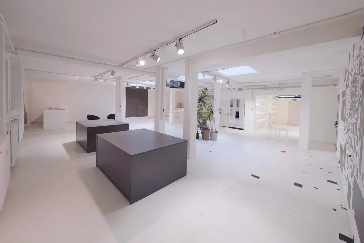 Versatile 450 m² Commercial Space with Showroom Potential, pop up store in Milano, additional interior view