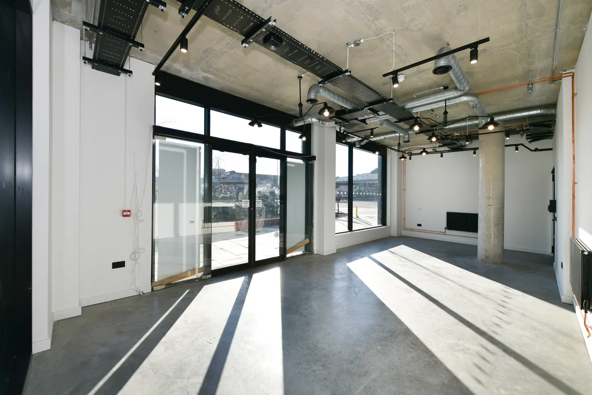 Versatile 450 sq ft Retail and Studio Space, 42 sqm, pop up store in Greater London
