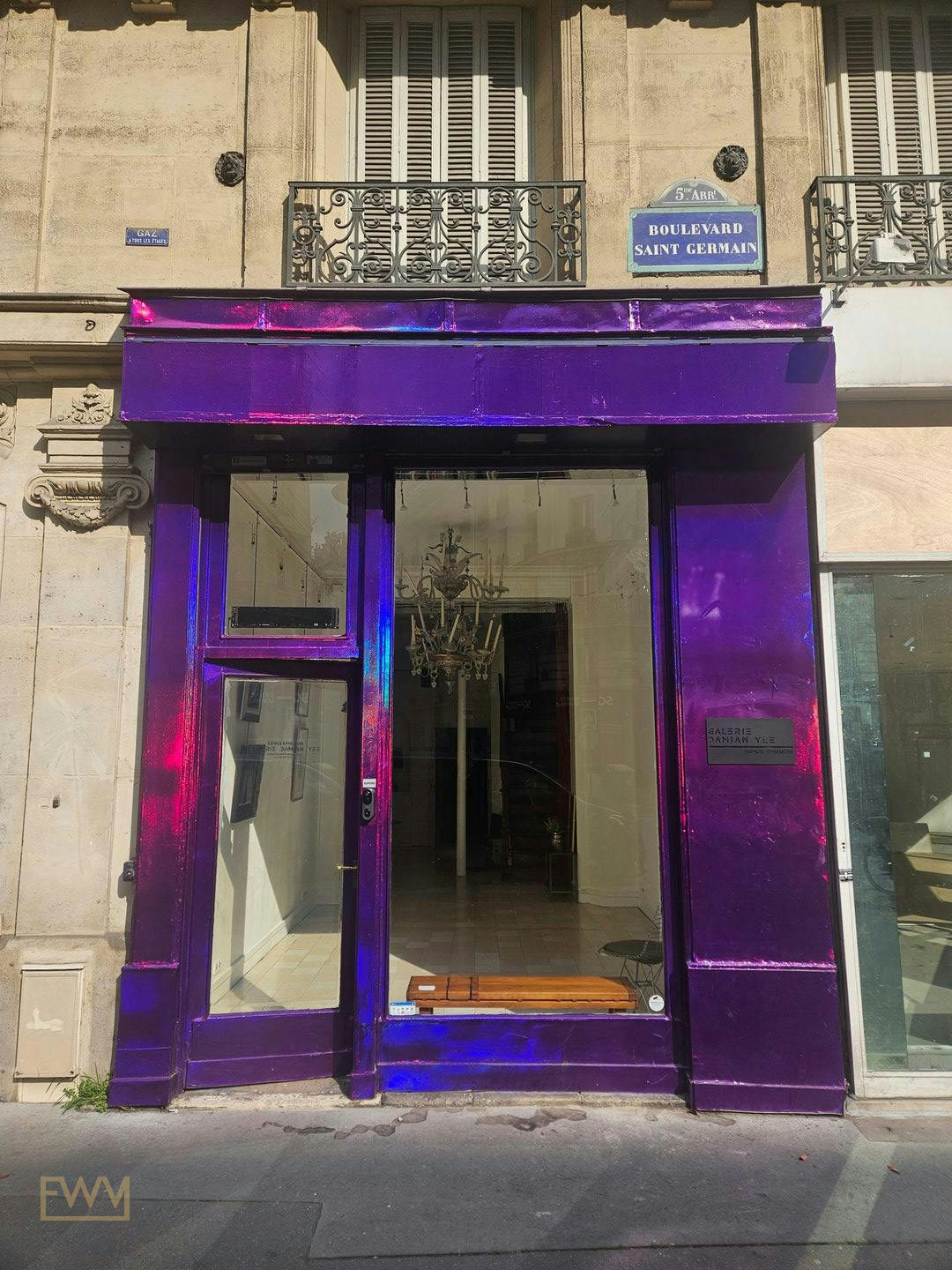 Versatile 50 sqm Showroom on Boulevard Saint-Germain — pop-up space in Paris