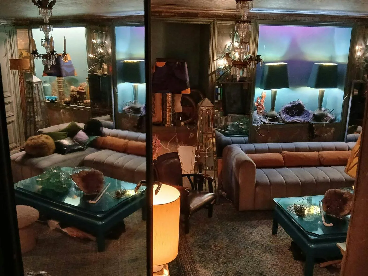 Versatile 50 sqm Showroom on Boulevard Saint-Germain — 2