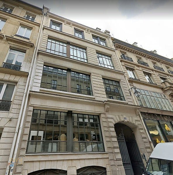 Versatile 57 sqm Office and Showroom on Rue des Jeuneurs