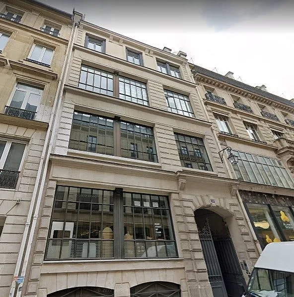 Versatile 57 sqm Office and Showroom on Rue des Jeuneurs