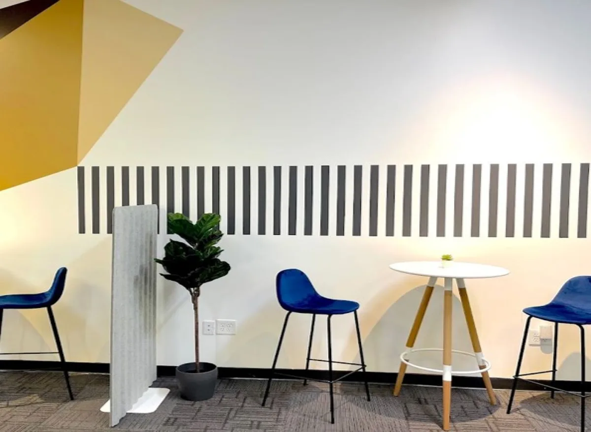 Versatile 65-Person Conference Space in Oakridge Mall, 232 sqm, corporate event, pop-up rental in San Jose, additional inter…