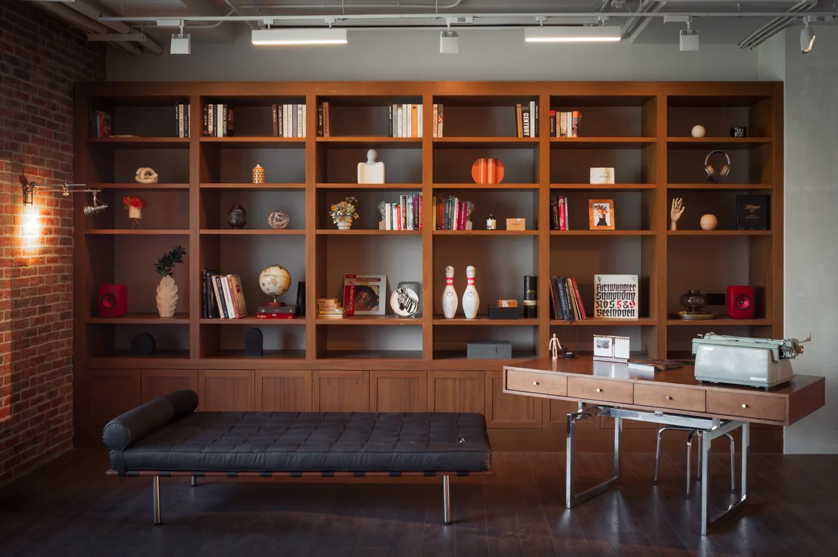 Versatile 7,000 sq. ft Creator Hub with Themed Ateliers, 650 sqm, photo shoot, pop-up rental, additional interior view
