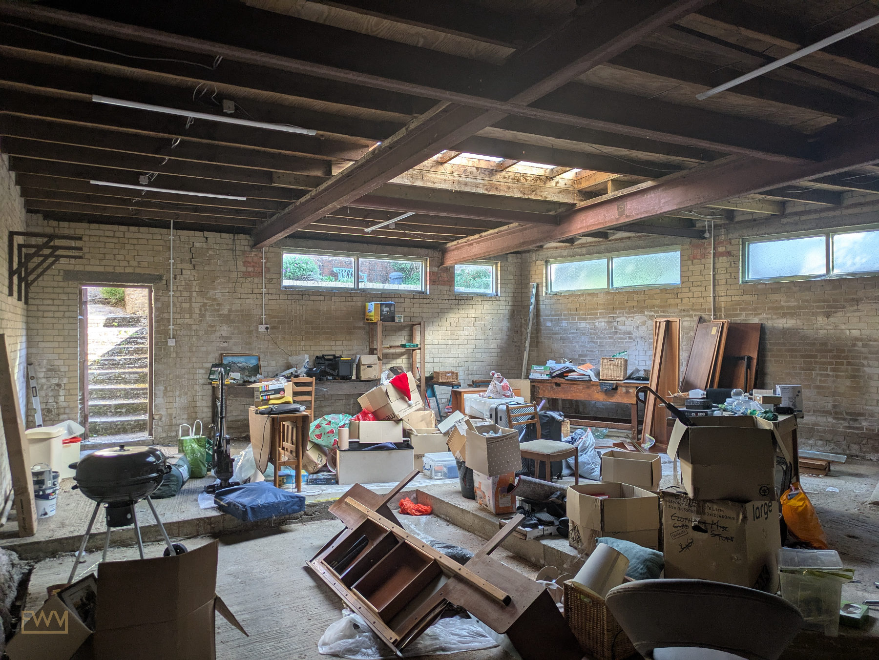 Versatile 70 sqm Studio Space with Skylight and Vehicle Access, showroom presentation, pop-up rental in Greater London
