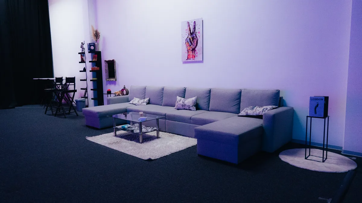 Versatile 700 m² Studio Space Near Frankfurt, pop up store in Langen (Hessen), additional interior view