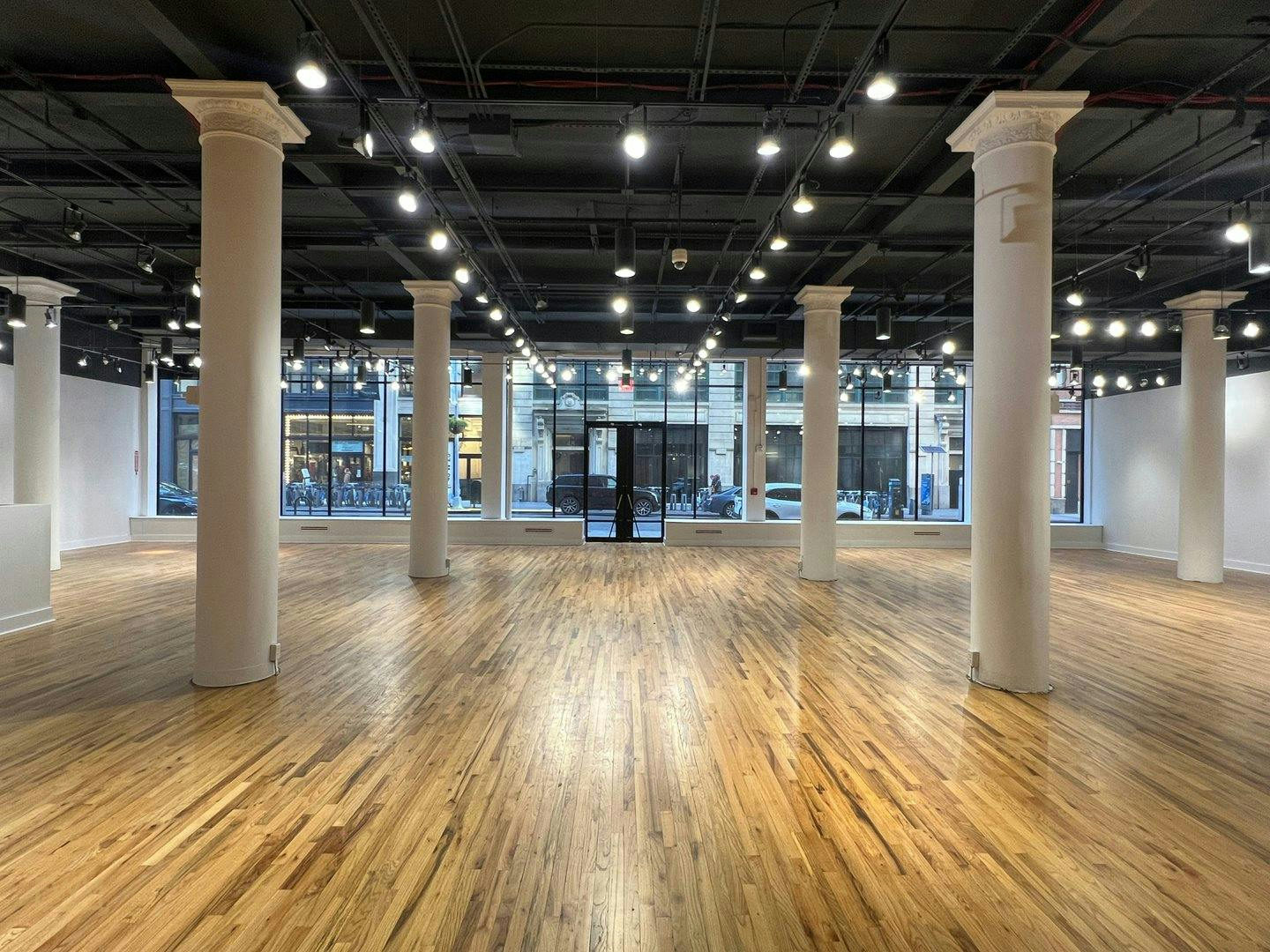 Versatile 7000 Sq Ft Commercial Space in NoMad, New York, 650 sqm, pop up store