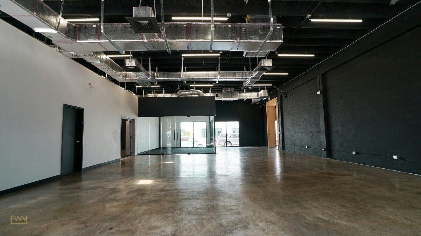 Versatile 729 sqm Commercial Space in Miami, pop up store