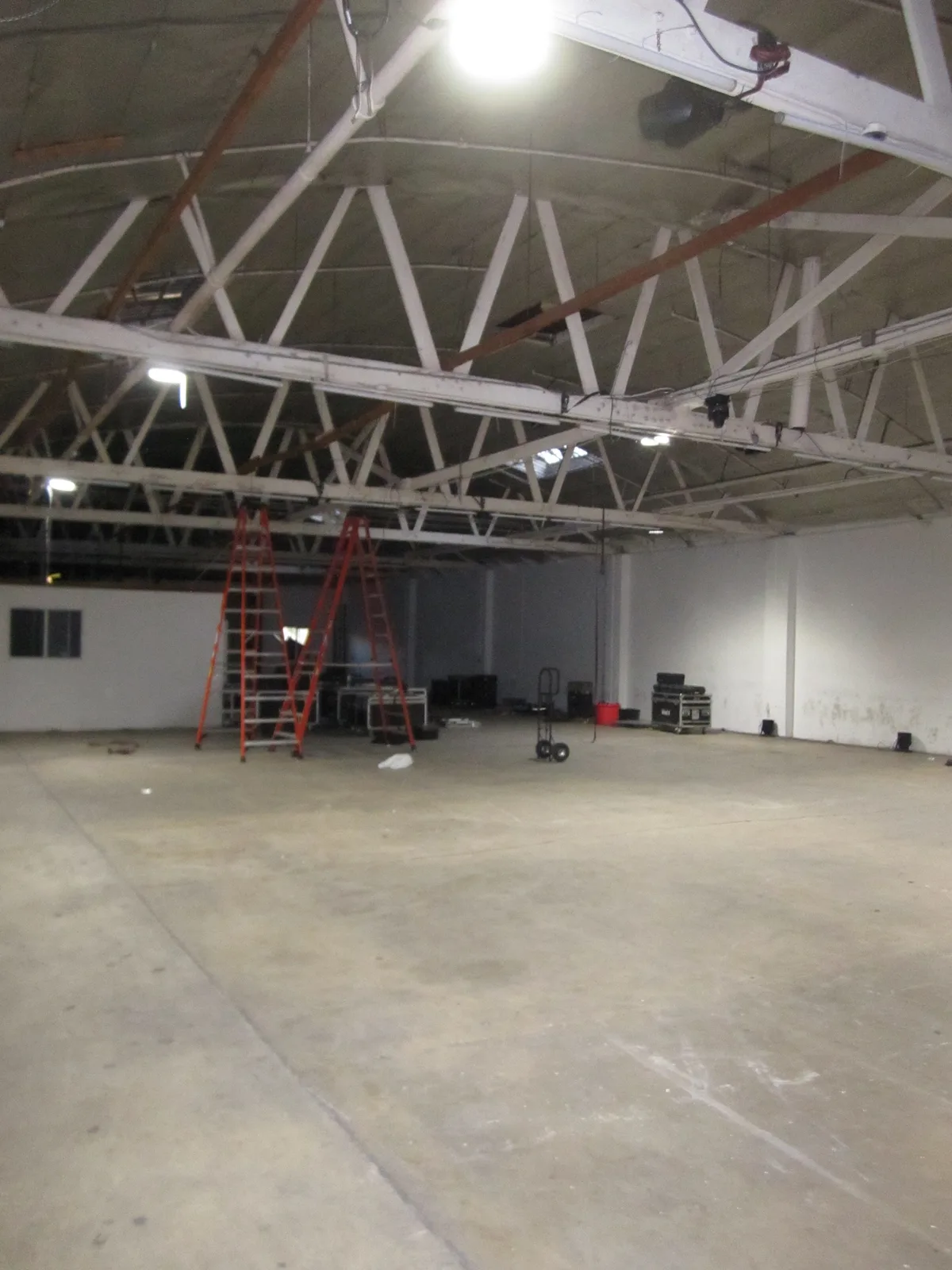 Versatile 8,400 sq. ft Space for Events and Productions, 780 sqm, art exhibition, pop-up rental in Los Angeles, interior view