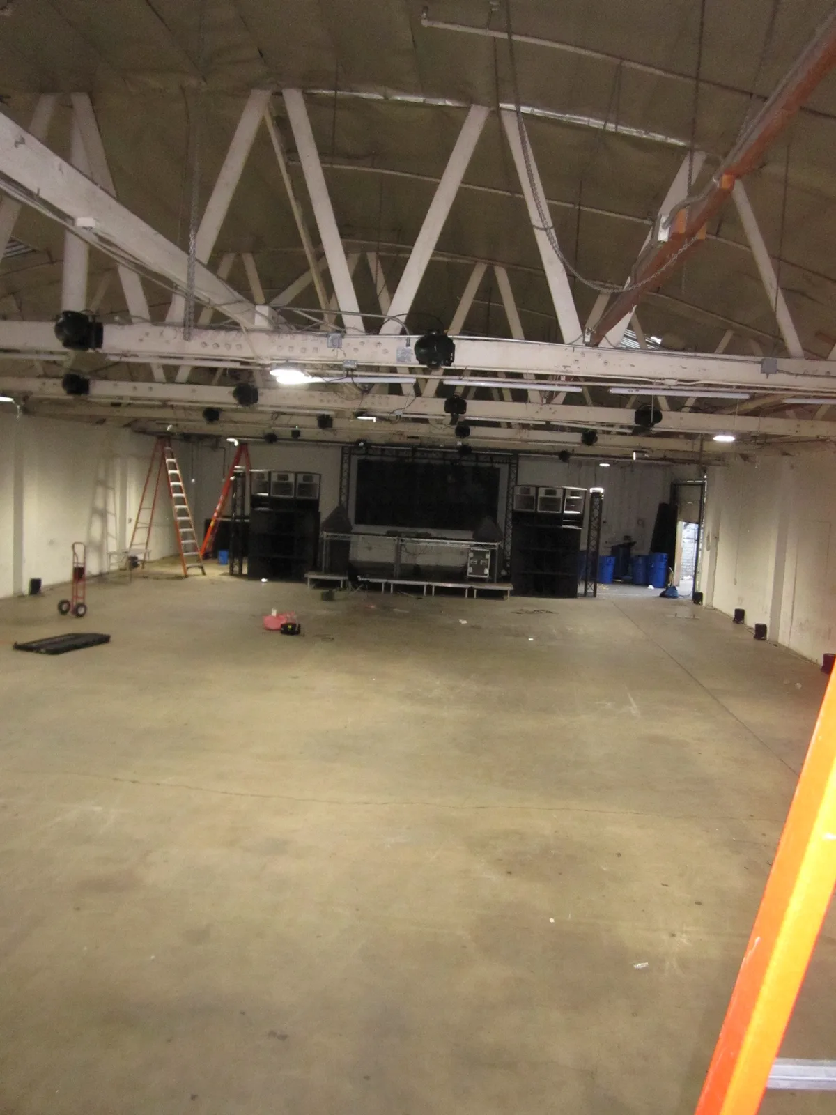 Versatile 8,400 sq. ft Space for Events and Productions, 780 sqm, art exhibition, pop-up rental in Los Angeles, second inter…