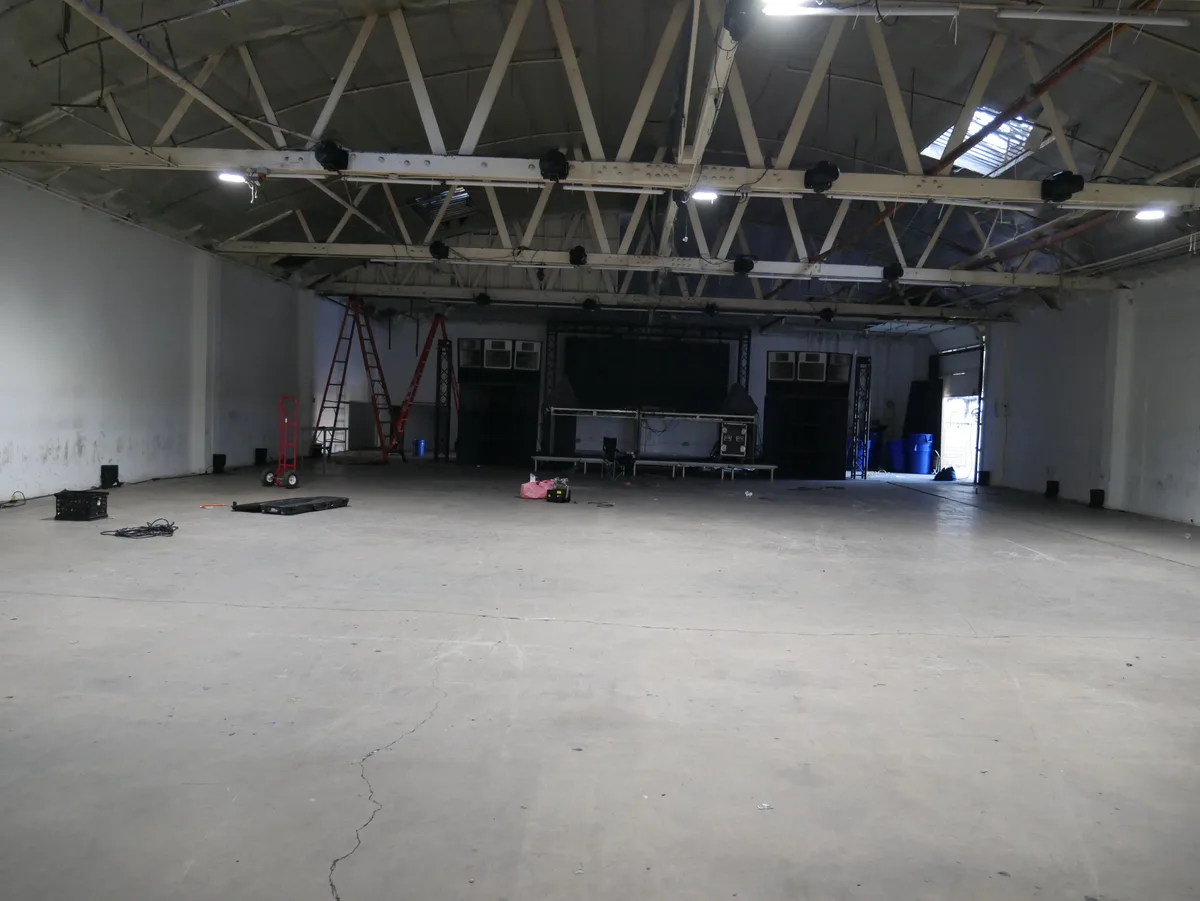 Versatile 8,400 sq. ft Space for Events and Productions, 780 sqm, art exhibition, pop-up rental in Los Angeles, additional i…