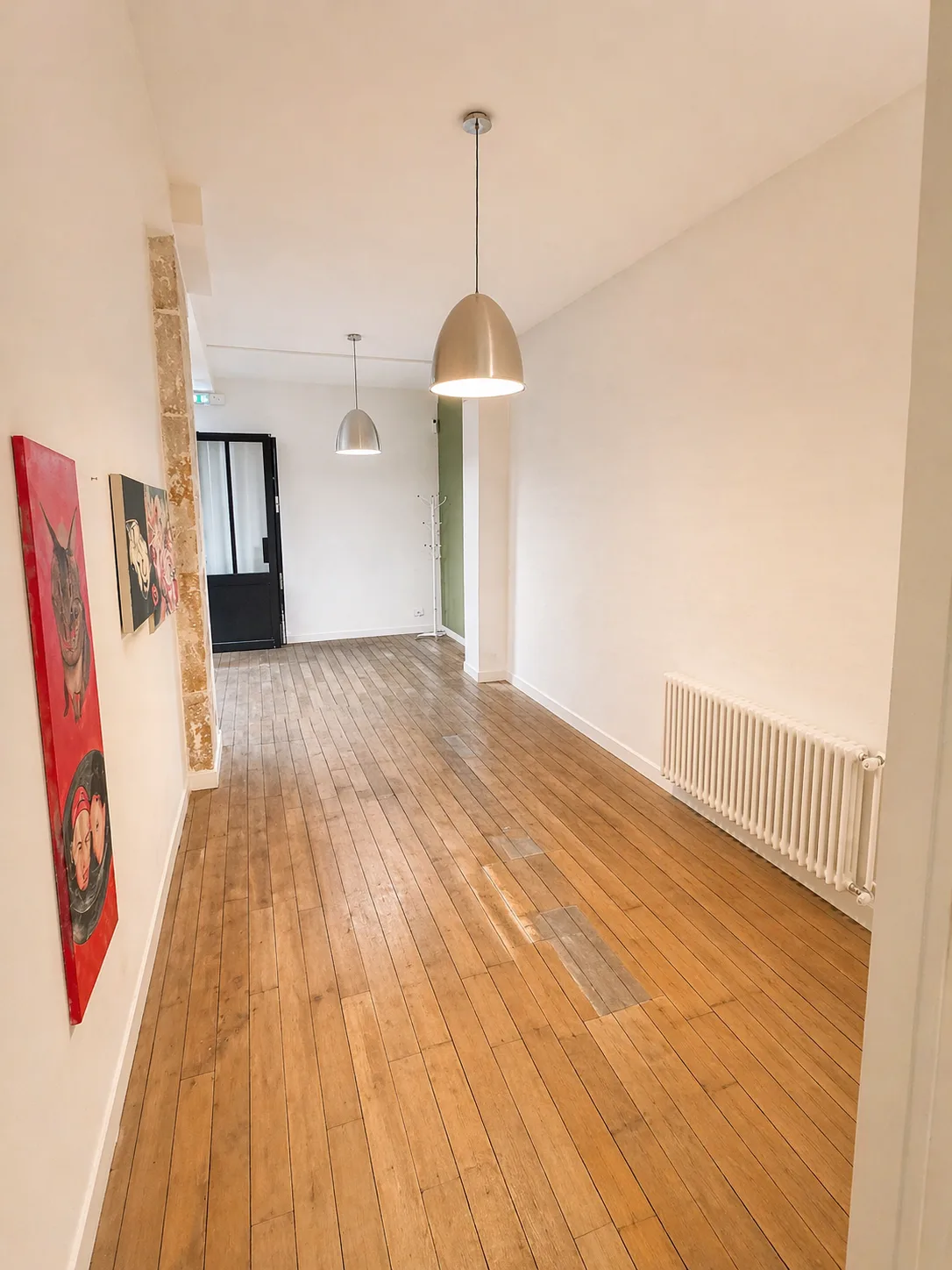 Versatile 80 sqm Space Between Le Marais and Châtelet, pop up store in Paris, second interior view