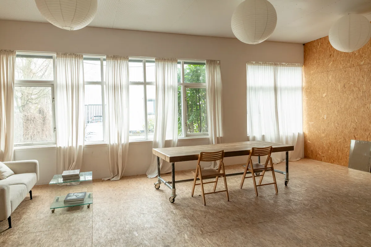Versatile 80m² Ground-Floor Soundproof Studio, podcast, pop-up rental in Amsterdam, interior view