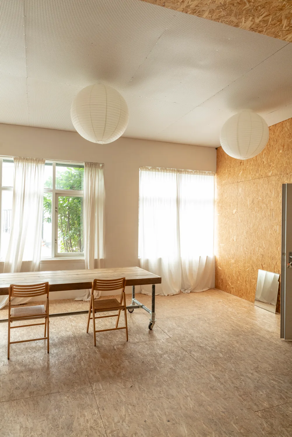 Versatile 80m² Ground-Floor Soundproof Studio, podcast, pop-up rental in Amsterdam, third interior view
