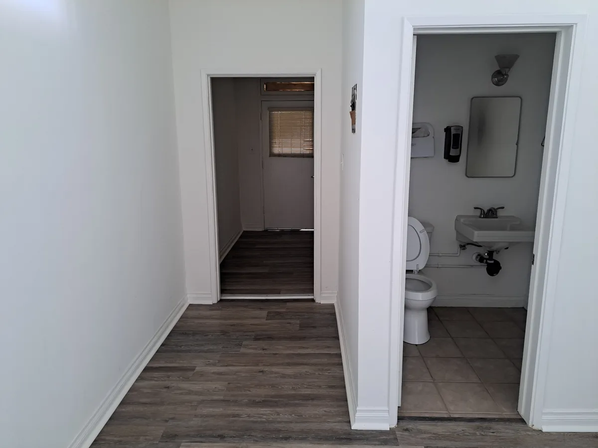 Versatile 820 sqft Studio for Creative Projects, 76 sqm, photo shoot, pop-up rental in Inglewood, third interior view
