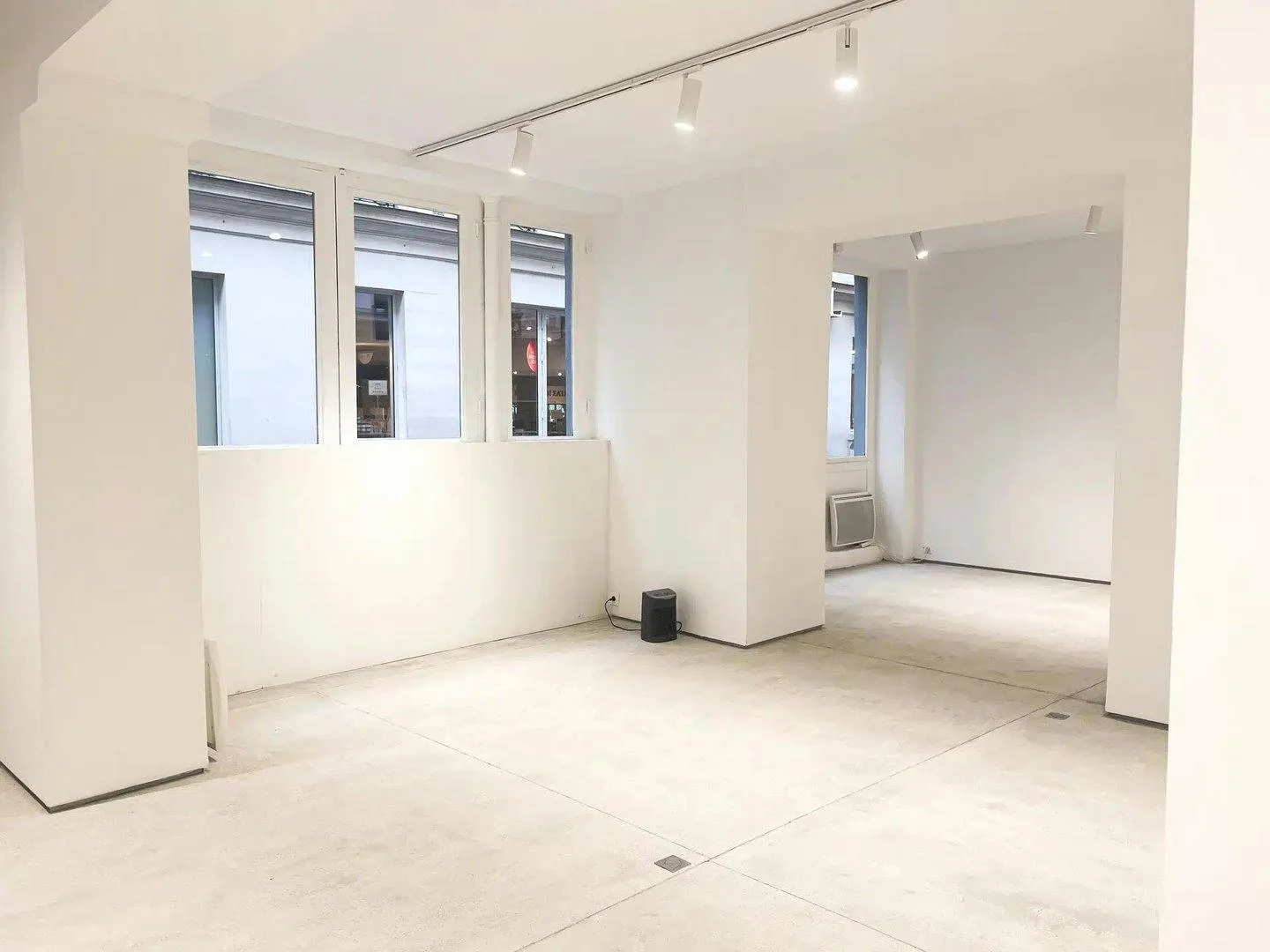 Versatile 85 sqm Commercial Space in Haut Marais, Paris — 2