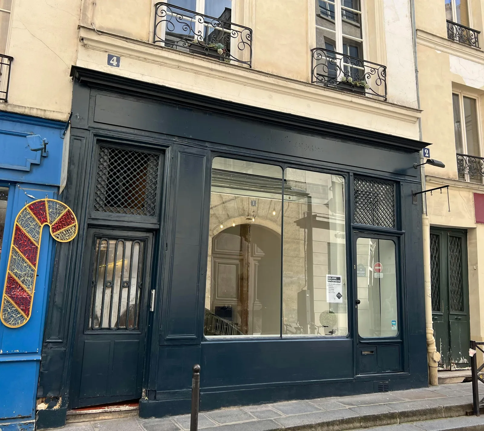 Versatile 85 Square Meter Showroom on Rue Ferdinand Duval
