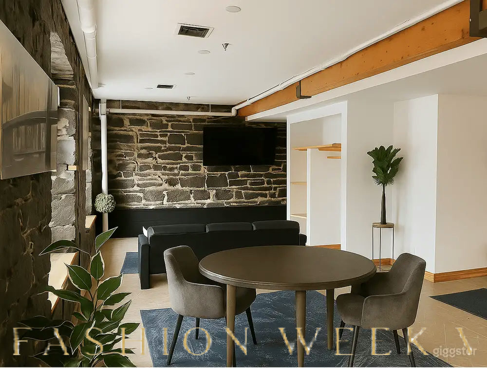 Versatile 900 sq. ft. Lounge in Historic Old Montreal, 84 sqm, private event, pop-up rental in Montréal