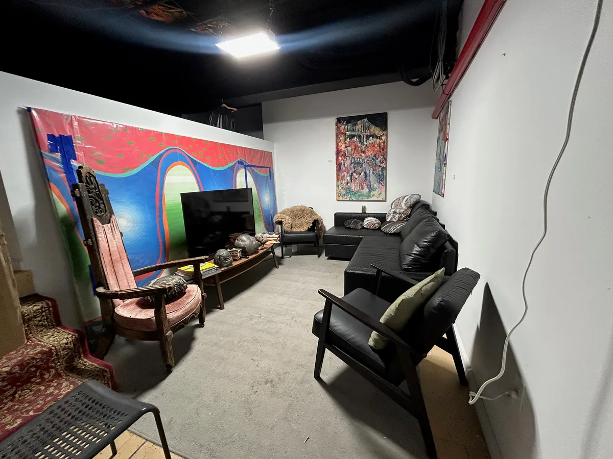 Versatile Art Gallery Space in Red Hook, Brooklyn, 102 sqm, art exhibition, pop-up rental, additional interior view