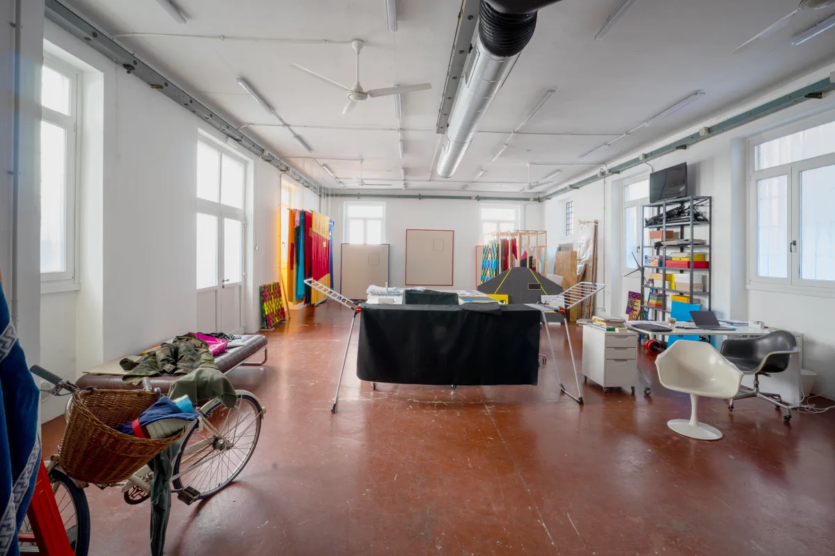 Versatile Artist Studio with Independent Entrance, 100 sqm, showroom presentation, pop-up rental in Milano, interior view