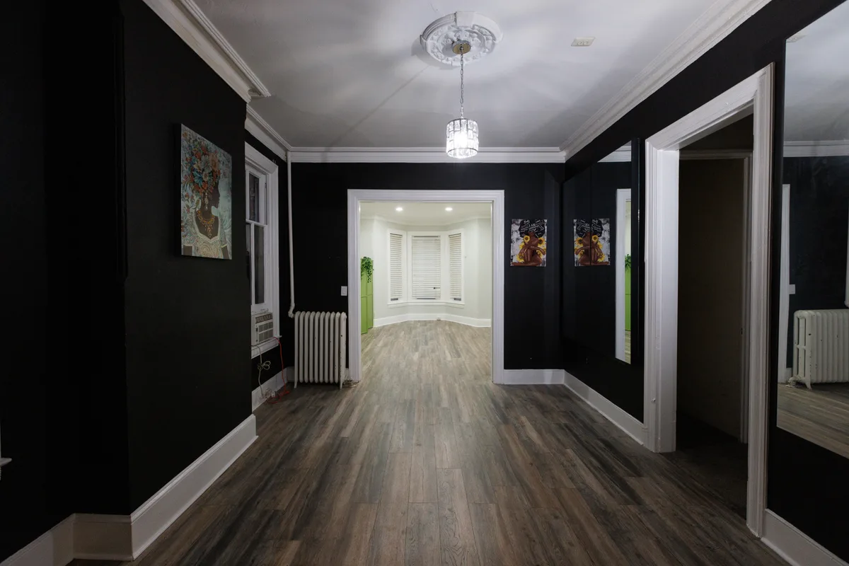 Versatile Artistic Space Perfect for Exhibitions, 88 sqm, art exhibition, pop-up rental in Washington