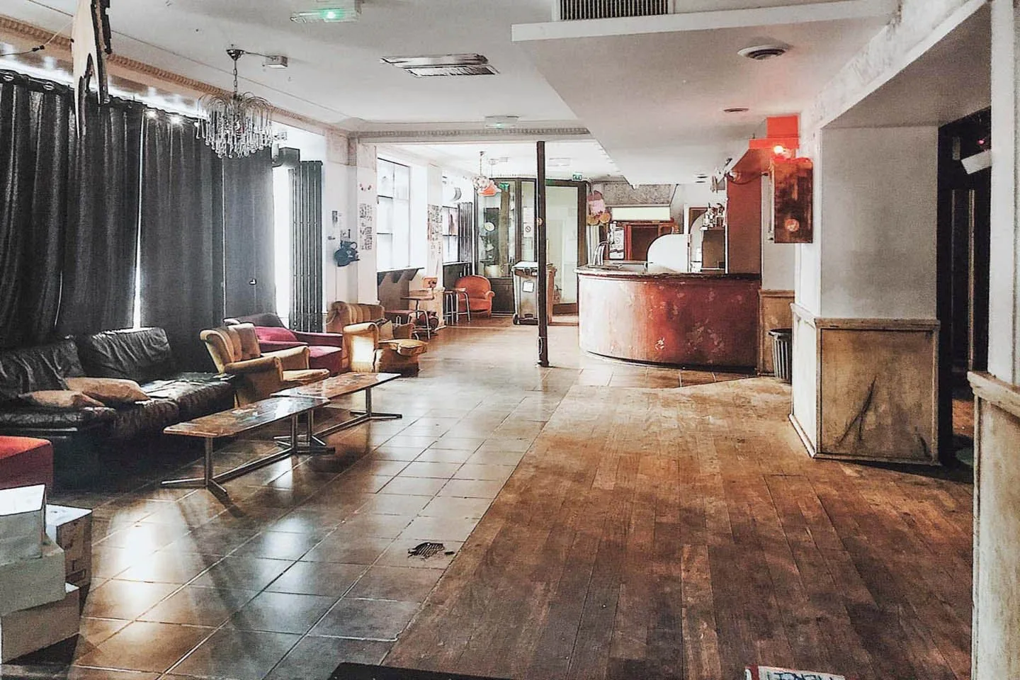 Versatile Bar and Restaurant Space on Rue Oberkampf, Paris — 5