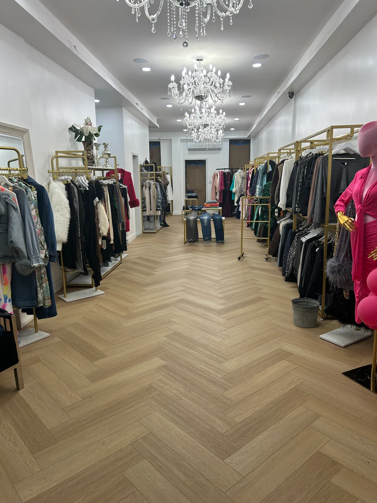 Versatile Boutique with Stunning Backyard Event Space, 112 sqm, pop up store in Brooklyn