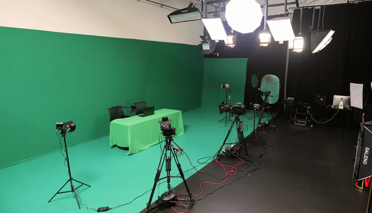 Versatile Brightlight Studio for Creative Projects, 158 sqm, photo shoot, pop-up rental in Los Angeles, second interior view