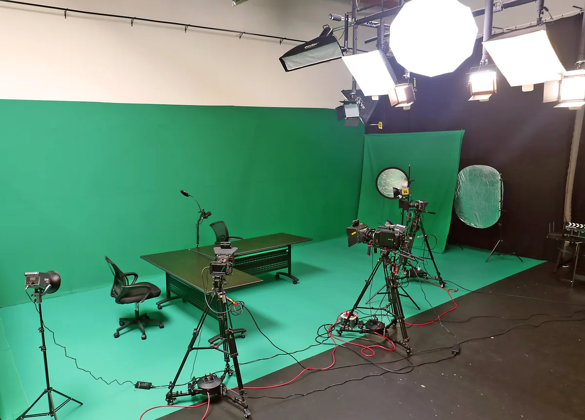 Versatile Brightlight Studio for Creative Projects, 158 sqm, photo shoot, pop-up rental in Los Angeles, third interior view