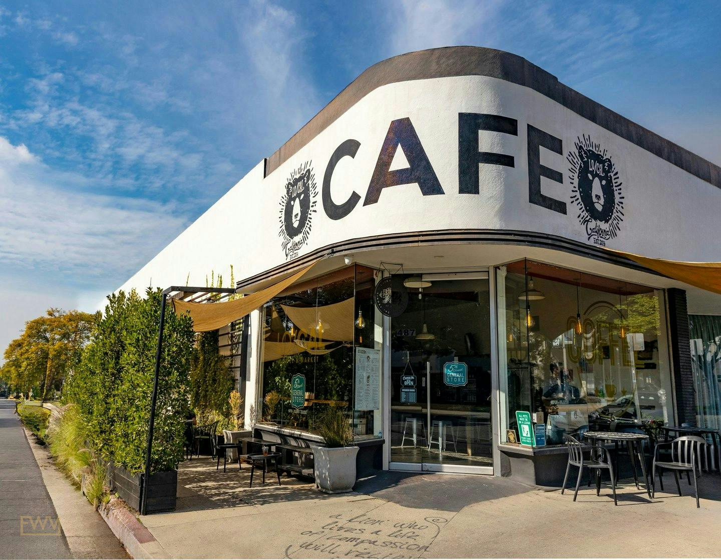 Versatile Cafe and Boutique Space on South Fairfax Avenue, 130 sqm, pop up store in Los Angeles