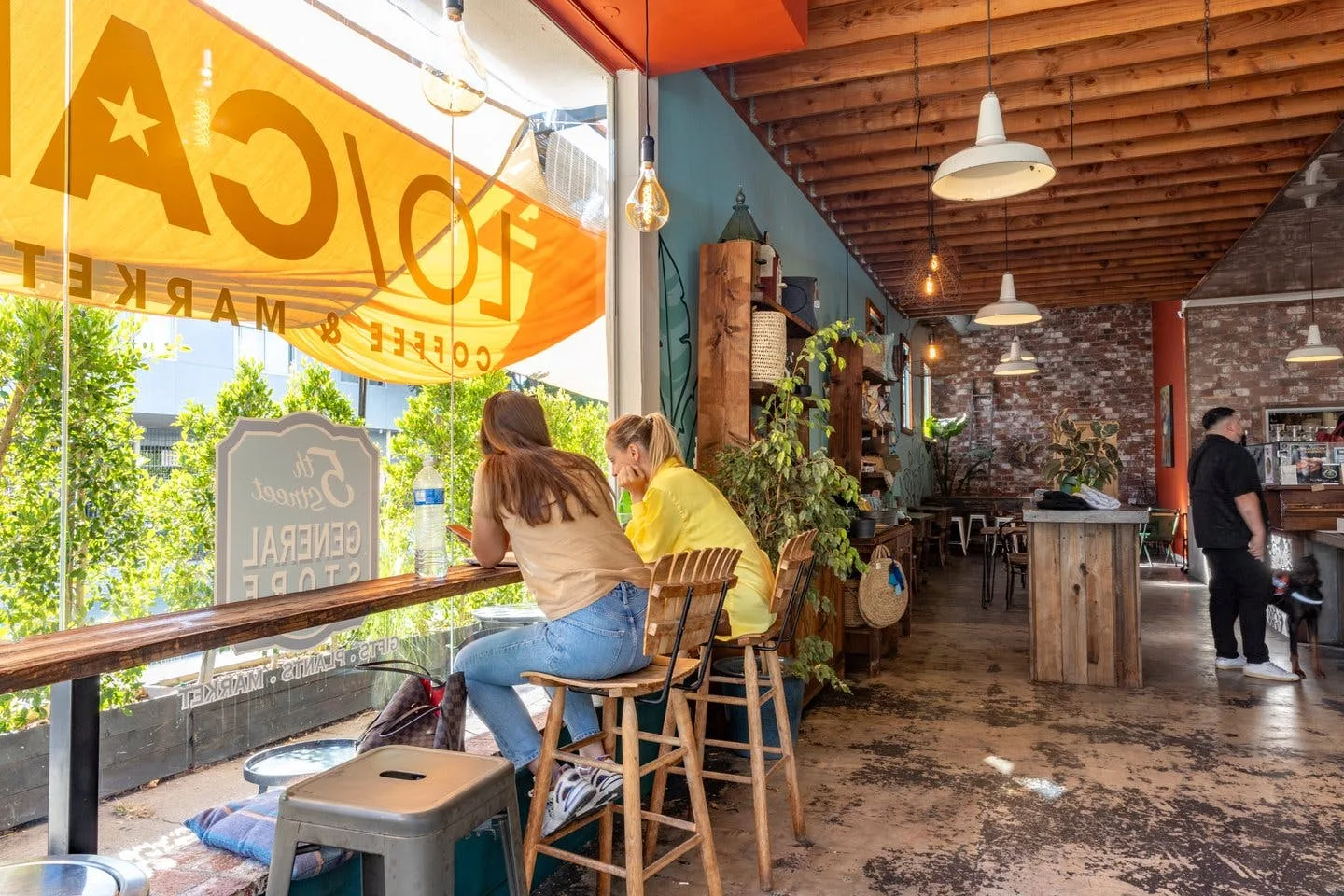 Versatile Cafe and Boutique Space on South Fairfax Avenue — 5