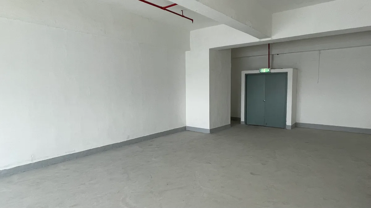 Versatile Clean Space Ideal for Office or Kitchen Use, 96 sqm, team offsite, pop-up rental in Hong Kong, second interior view