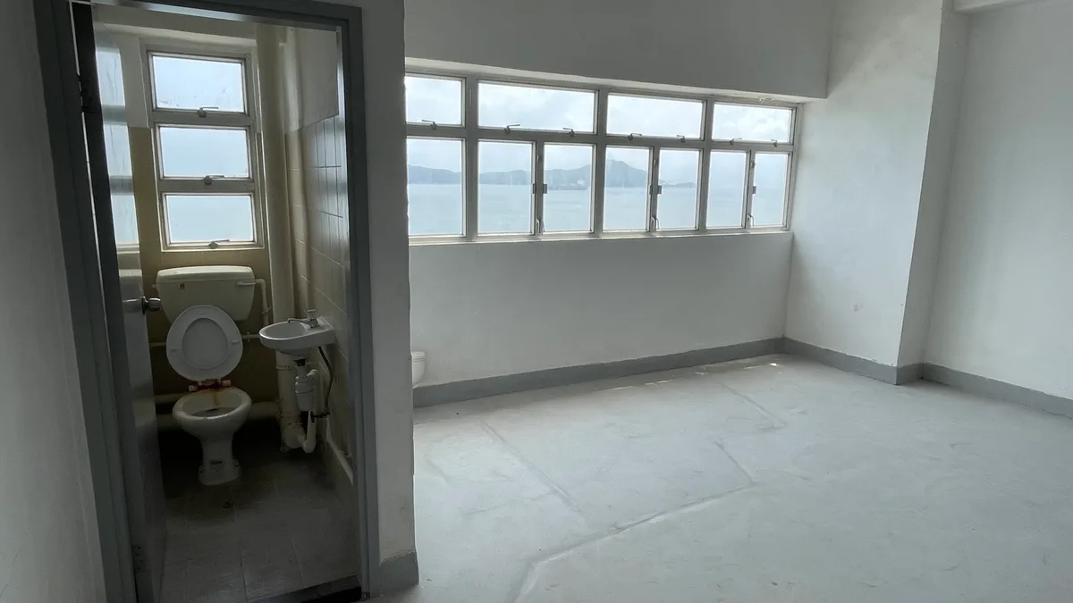 Versatile Clean Space Ideal for Office or Kitchen Use, 96 sqm, team offsite, pop-up rental in Hong Kong, additional interior…