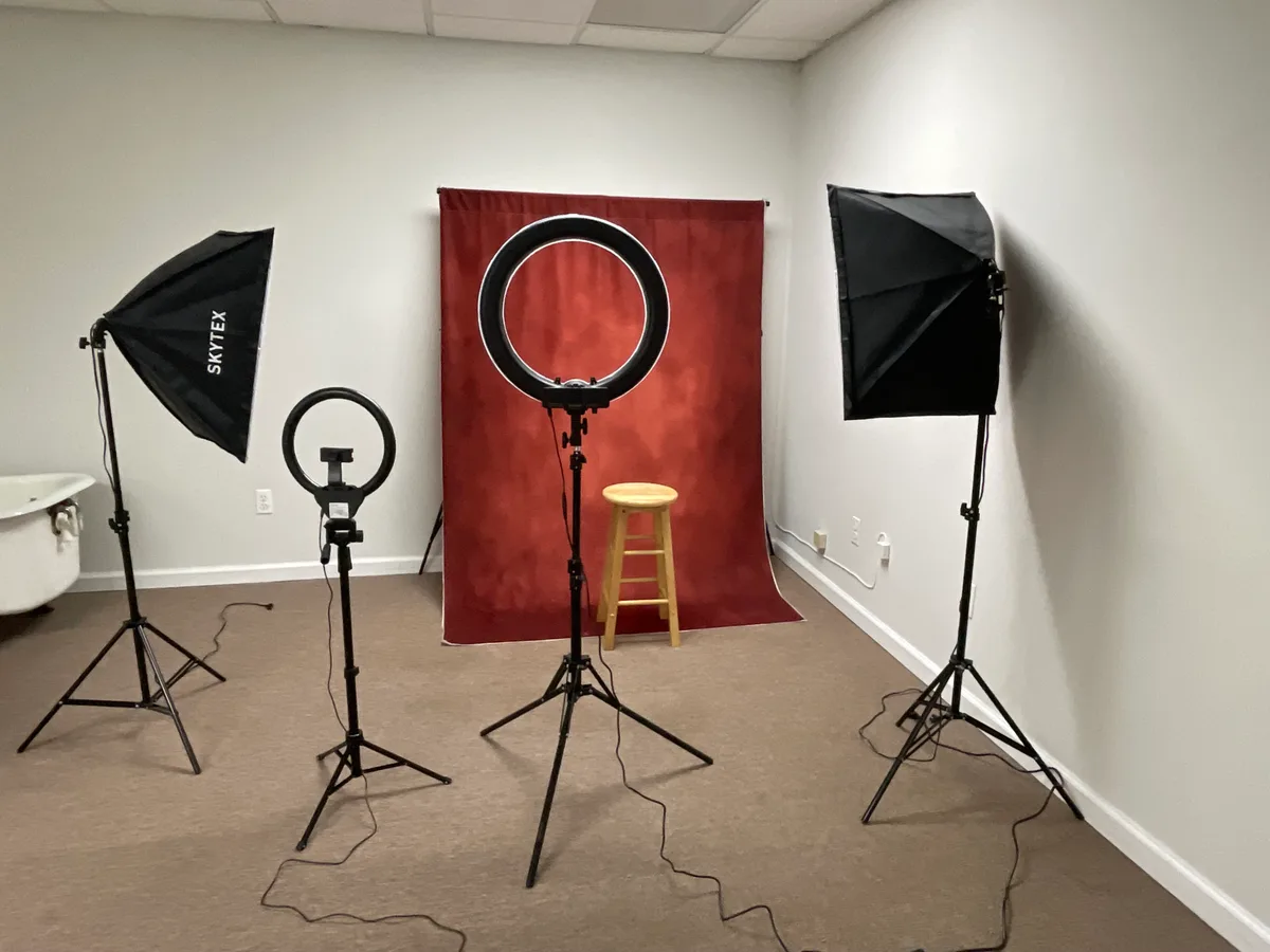 Versatile Commercial Photo and Video Studio Space, 93 sqm, photo shoot, pop-up rental in Staten Island, second interior view