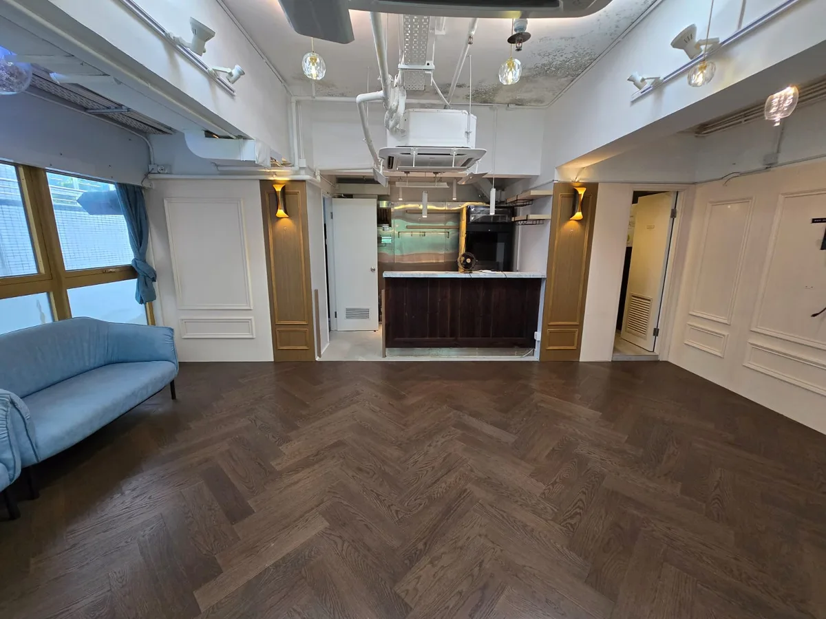 Versatile Commercial Space Available in Tsim Sha Tsui, 215 sqm, pop up store in Hong Kong