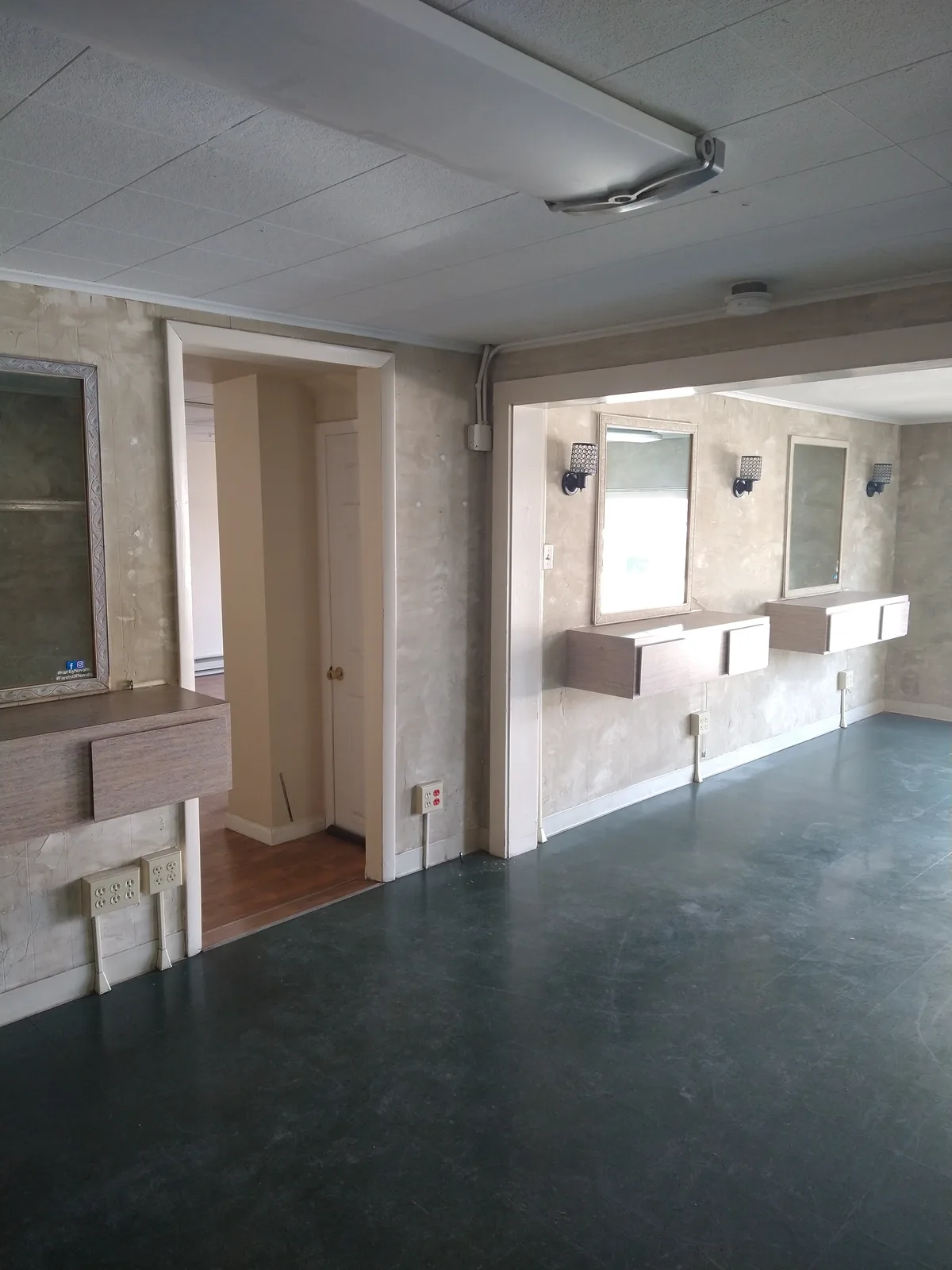 Versatile Commercial Space for Lease Near Monroe County Courthouse, 119 sqm, retail activation, pop-up rental in Stroudsburg…
