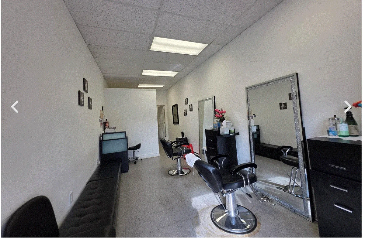 Versatile Commercial Space for Niche Services, 37 sqm, pop up store in The Bronx, interior view