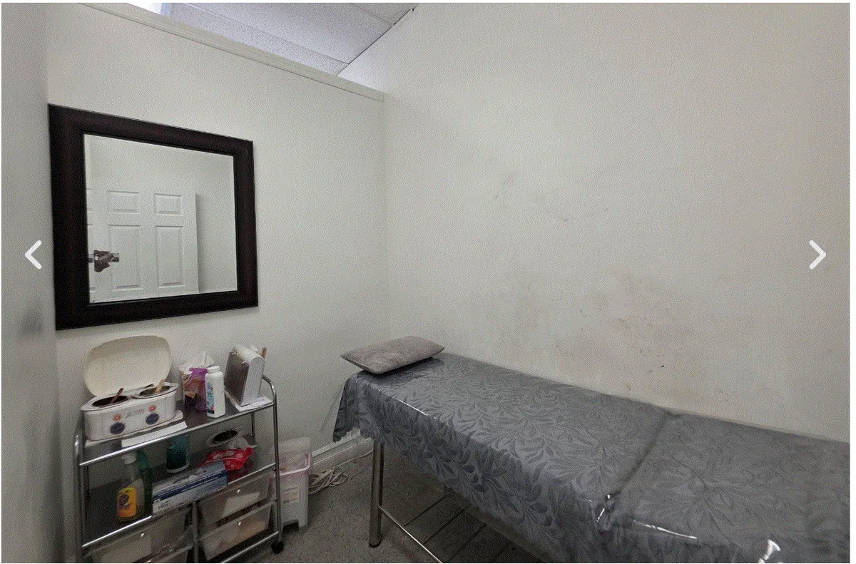 Versatile Commercial Space for Niche Services, 37 sqm, pop up store in The Bronx, third interior view