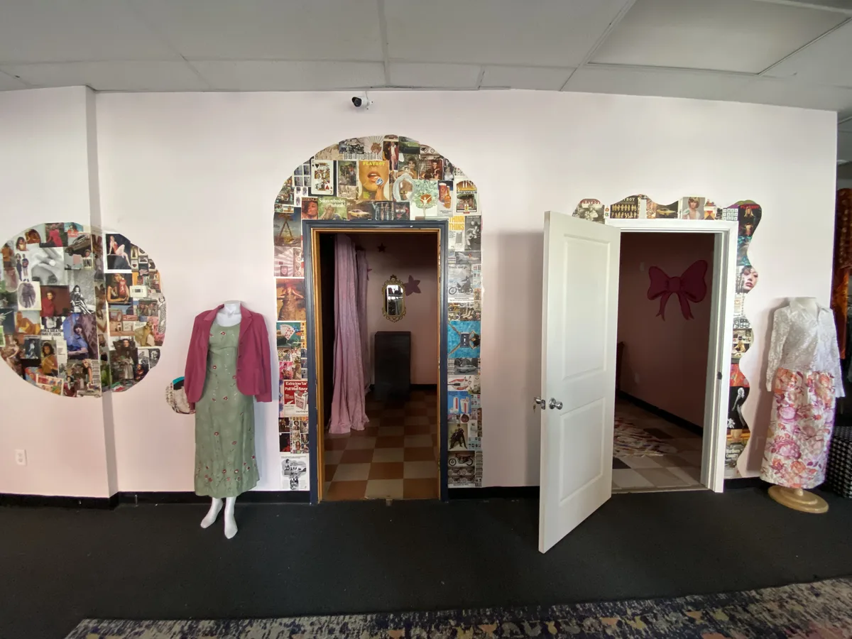 Versatile Commercial Space for Short-Term Lease in Allston, 214 sqm, pop up store in Boston, additional interior view